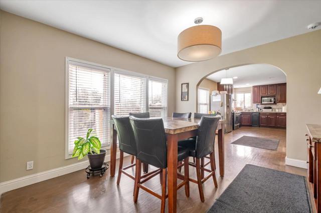 8245 Golf Links Road, Oakland CA: https://media.crmls.org/mediaz/8205e1df-88eb-4e55-848d-c9cd25ccae69.jpg