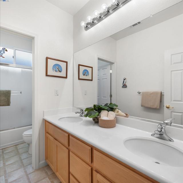 443 Collis St, Brentwood CA: https://media.crmls.org/mediaz/820655cd-ba9f-4b24-b5ec-e8763660e47d.jpg