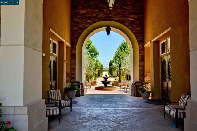 4650 Rimini Ct, Dublin CA: https://media.crmls.org/mediaz/82065614-9526-40ab-9583-a1797759d0f9.jpg