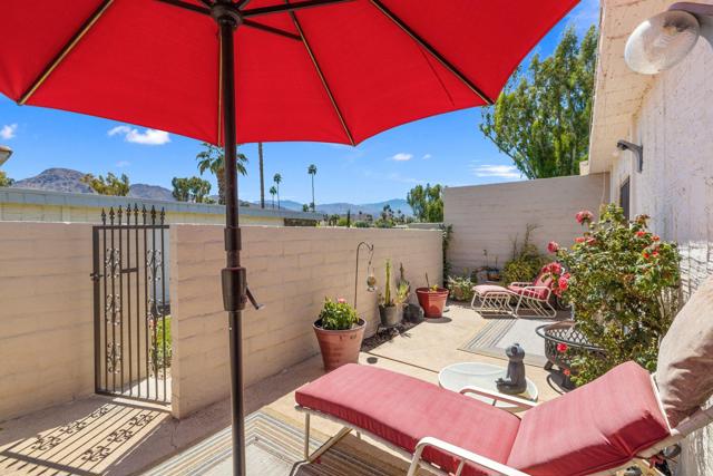 74903 Chateau Circle, Indian Wells CA: https://media.crmls.org/mediaz/8206635b-d1db-4876-ad6f-d046d0b39c63.jpg