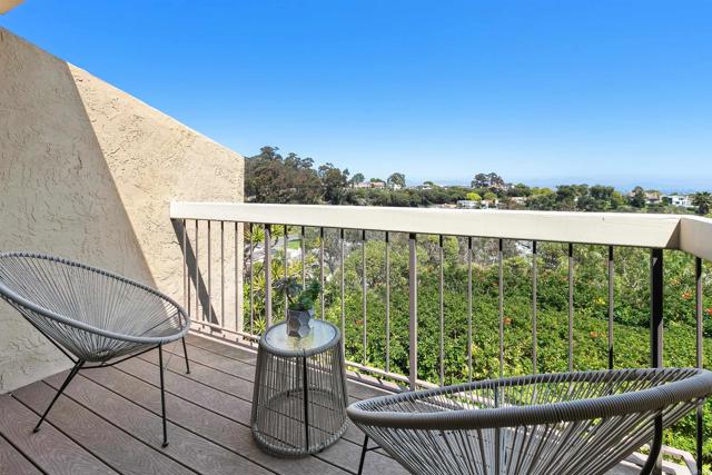 6635 Caminito Scioto, La Jolla CA: https://media.crmls.org/mediaz/8206e4b3-cca5-40dc-8ec9-1af5780a0dec.jpg