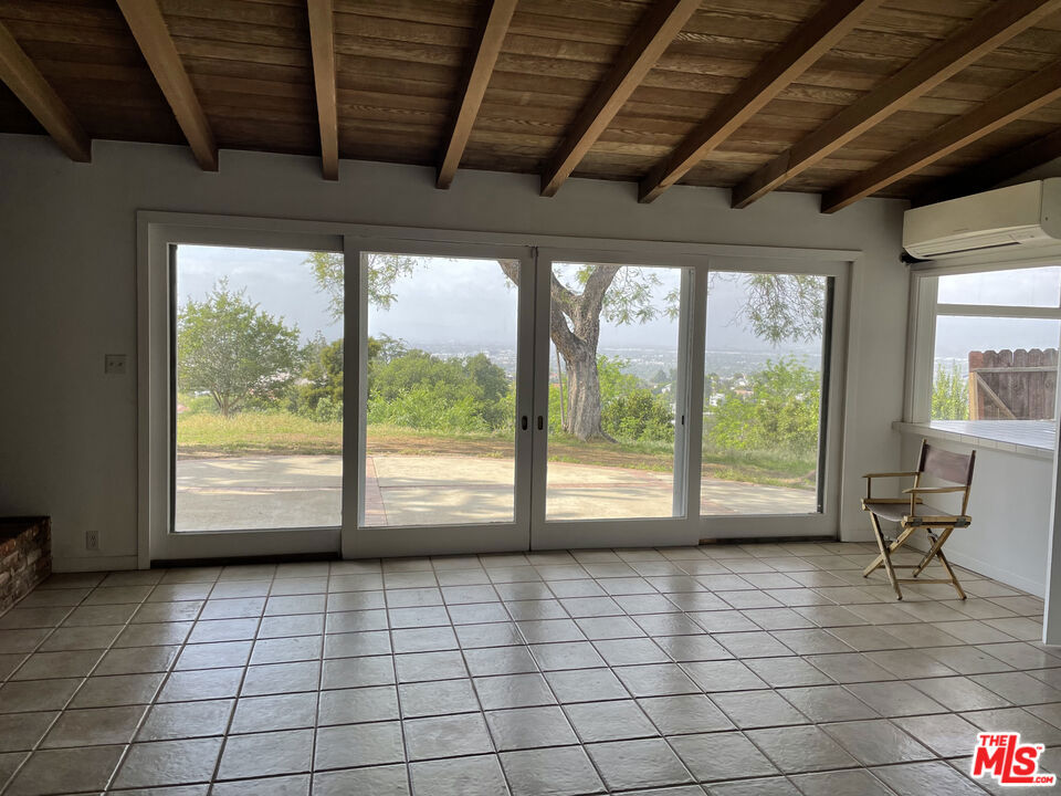 3327 Wonder View Plaza — Mid Century Modern