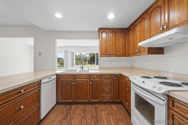 13514 Avenida Del Charro, El Cajon CA: https://media.crmls.org/mediaz/82076a71-48f8-4e37-b648-7e2eb3c419b9.jpg