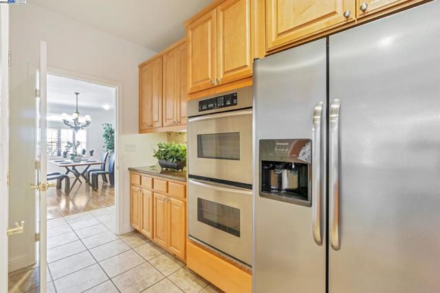 135 Cara Ct, Walnut Creek CA: https://media.crmls.org/mediaz/8207cb0d-66bc-404f-be9b-e2673cbe52bf.jpg