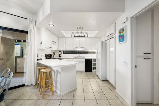 255 S Avenida Caballeros #302, Palm Springs, CA 92262