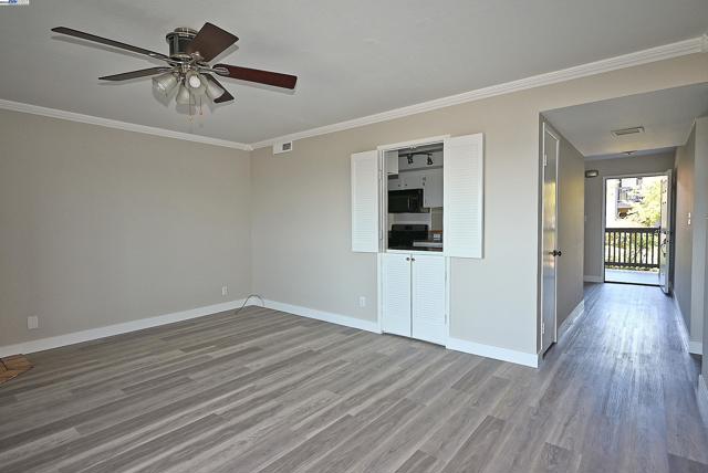 19100 Crest Ave, Castro Valley CA: https://media.crmls.org/mediaz/8209193d-0a00-44eb-9d7d-844bf01de19b.jpg