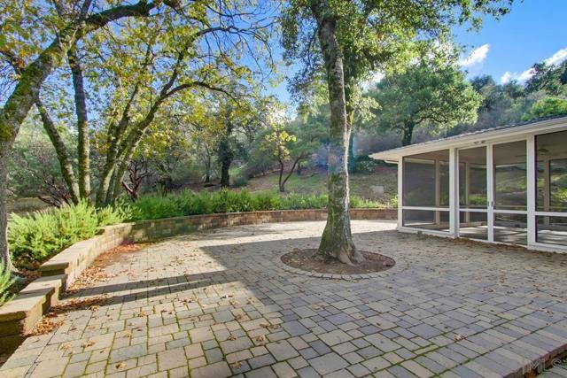 3591 Deer lake Park Rd, Julian CA: https://media.crmls.org/mediaz/82092091-242f-4180-92c5-1b31d305024e.jpg