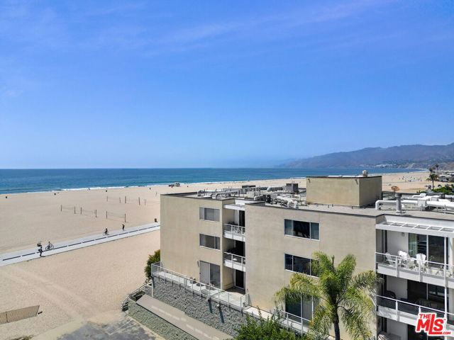 723 Palisades Beach Road, Santa Monica CA: https://media.crmls.org/mediaz/820a2574-bc43-4c86-b7dd-431049c087be.jpg