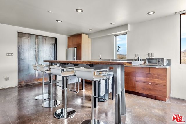 63131 Rocking Chair Road, Joshua Tree CA: https://media.crmls.org/mediaz/820bbce2-344b-4c1b-a405-63357b21d396.jpg
