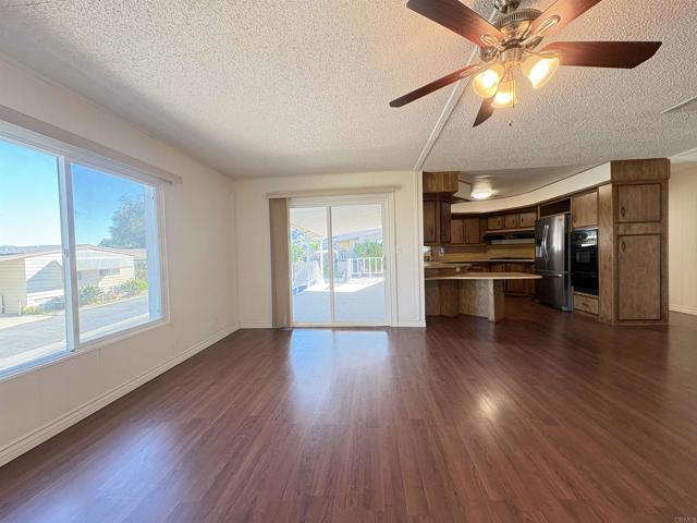 Detail Gallery Image 27 of 58 For 1490 S Orange Ave #127,  El Cajon,  CA 92020 - 2 Beds | 2 Baths