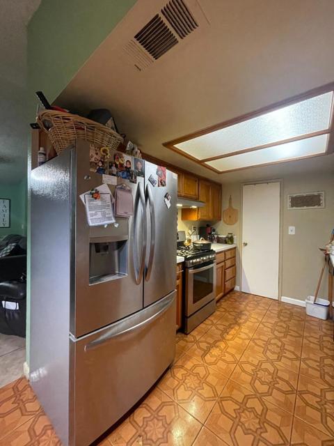 273 Merlot Avenue, Greenfield CA: https://media.crmls.org/mediaz/820c6ea3-0195-4605-b687-da0a01cf2409.jpg