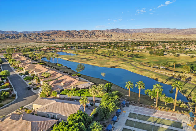 80775 Camino Santa Paula, Indio CA: https://media.crmls.org/mediaz/820c7770-6a3a-4232-a1cf-5a88b8b6521d.jpg