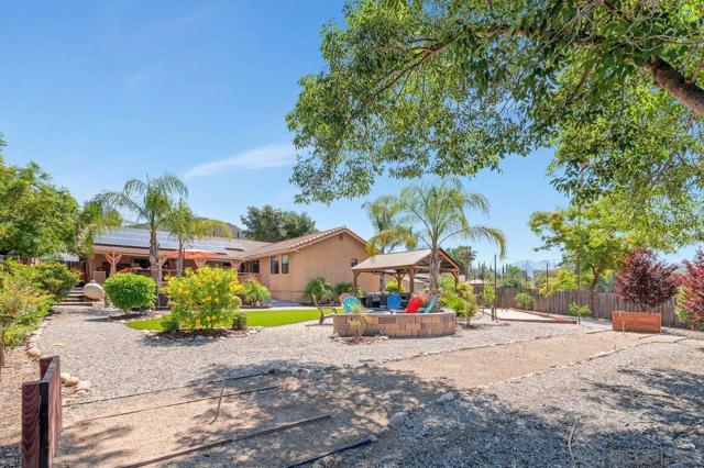 25657 Bellemore Dr, Ramona CA: https://media.crmls.org/mediaz/820cb60c-7fd7-4ff6-9034-73ab6a67e140.jpg