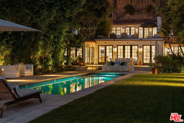 Image 64 of 72 For 705 Palisades Beach Road