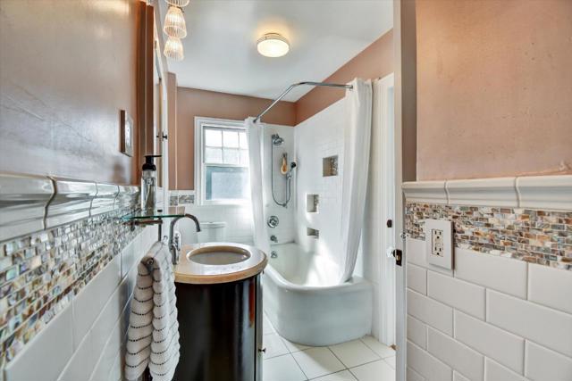 901 Laurel, San Mateo CA: https://media.crmls.org/mediaz/820e9ef7-f13c-4f3b-8042-da953a67ad5f.jpg