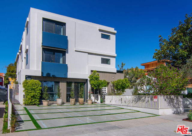 1623 S Bedford Street, Los Angeles CA: https://media.crmls.org/mediaz/82104296-c074-40c6-a4dc-06dd0e545127.jpg