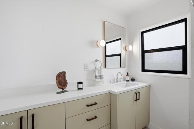 Detail Gallery Image 25 of 37 For 2801 Ceilhunt Ave, Los Angeles,  CA 90064 - 4 Beds | 2 Baths