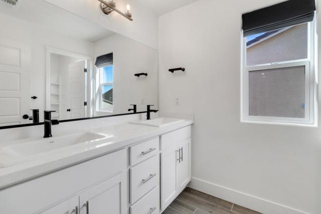 2125 Redding Way, Atwater CA: https://media.crmls.org/mediaz/82107fd8-ce5e-4a75-b7ad-616065774cbe.jpg