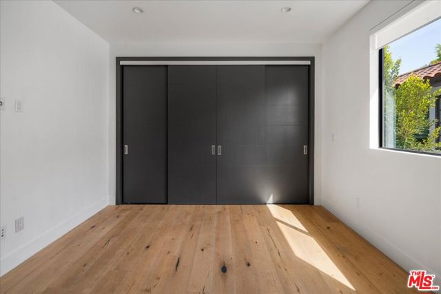 616 N FULLER Avenue, Los Angeles CA: https://media.crmls.org/mediaz/82109dec-848b-4f68-ab85-b1cd9bd95a91.jpg