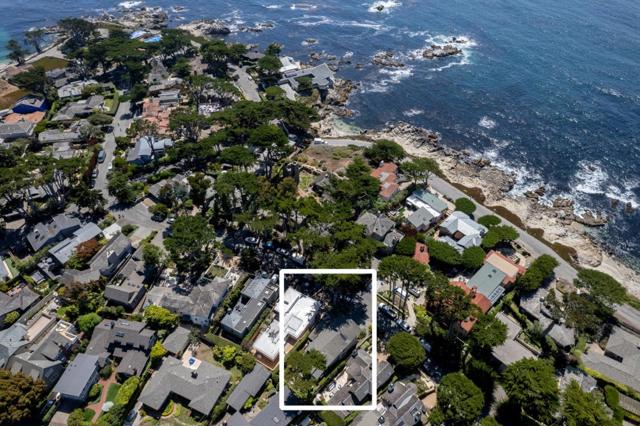 26261 Ocean View Avenue, Carmel CA: https://media.crmls.org/mediaz/82110b83-190a-4c7c-b5f3-dd1bc2fd665f.jpg