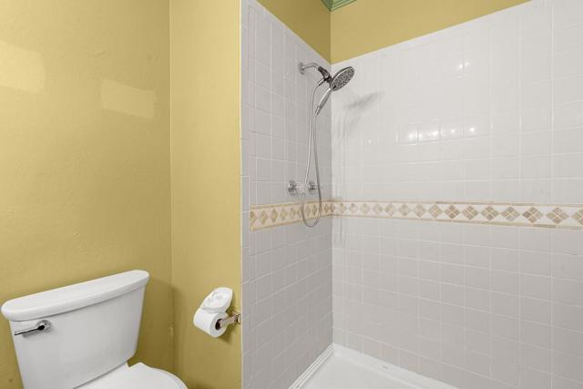 312 Tradewinds Drive, San Jose CA: https://media.crmls.org/mediaz/82123883-0257-4caa-ae32-ba016fa54612.jpg