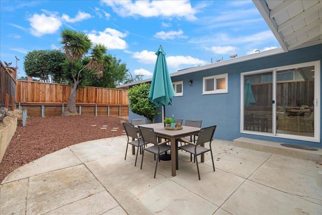 613 Evangeline Way, Hayward CA: https://media.crmls.org/mediaz/82126d25-120f-4833-acb9-dab438c46950.jpg