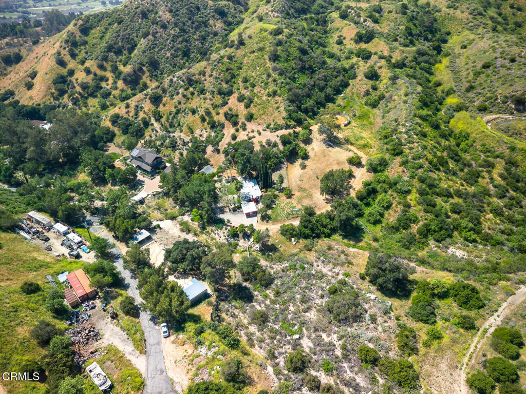 https://media.crmls.org/mediaz/821293fd-e19d-4324-9a71-4949a1e68b74.jpg?preset=X-Large