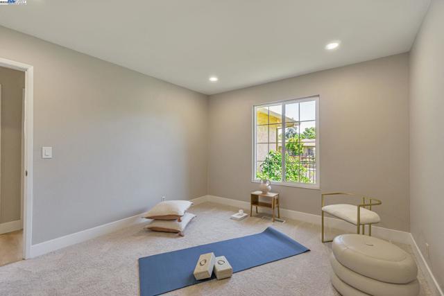 36 Barcelona Ct, Danville CA: https://media.crmls.org/mediaz/821297fb-6552-4b1b-9bae-c3fed1660271.jpg