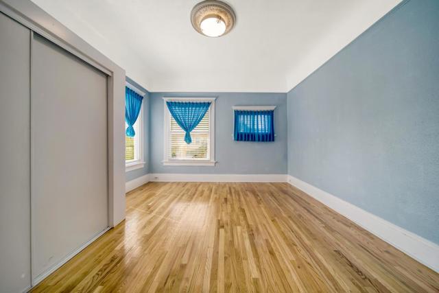 2520 E 24th Street, Oakland CA: https://media.crmls.org/mediaz/821354ac-4d01-48f9-a0dd-8d3225755552.jpg