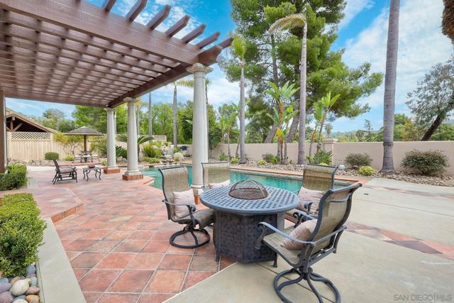 16879 Saint Andrews Drive, Poway CA: https://media.crmls.org/mediaz/821379d3-865c-4f6a-928f-f9b5d644a8ed.jpg