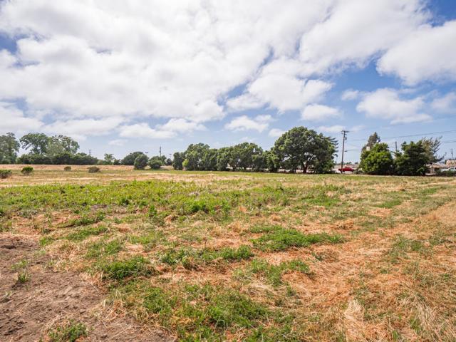 30 Riverside Road, Watsonville CA: https://media.crmls.org/mediaz/82139ec7-1576-4708-bf83-71f1e45ad3f1.jpg