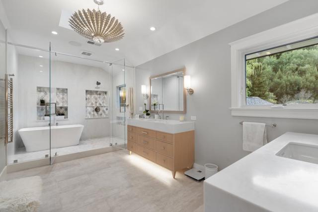 11991 Murietta Lane, Los Altos Hills CA: https://media.crmls.org/mediaz/8213ce9a-d5c9-4bfa-aae4-f4e2ef37c845.jpg