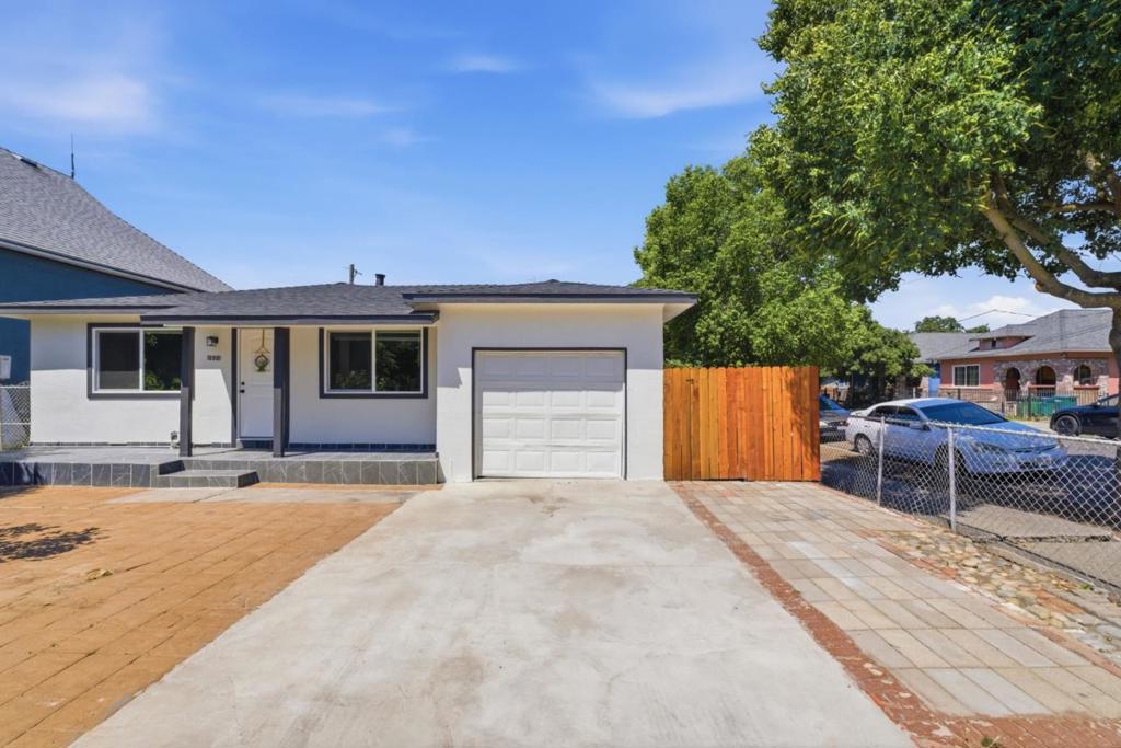 1601 S San Joaquin Street