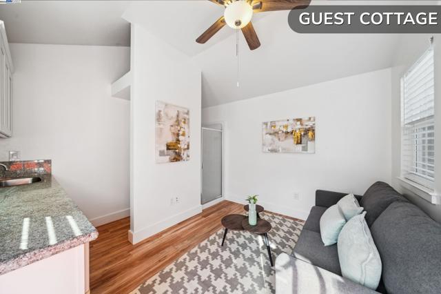 507 Maple St, Livermore CA: https://media.crmls.org/mediaz/8214aa46-d420-46a6-be8b-54e6bf522b07.jpg
