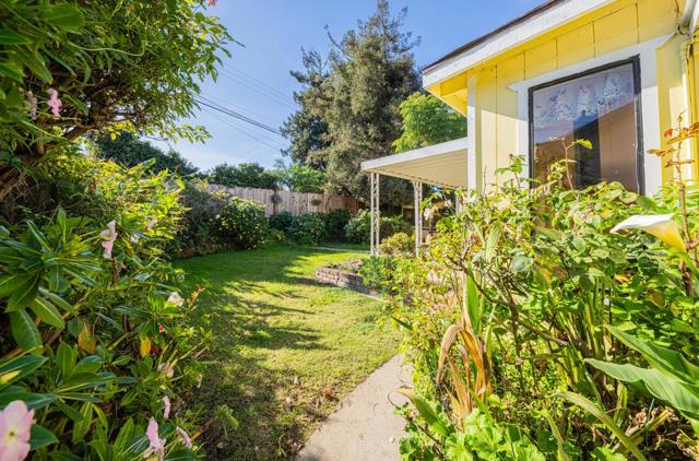 217 Iris Drive, Salinas CA: https://media.crmls.org/mediaz/8215e84f-c592-4429-87d1-d9d070884cad.jpg