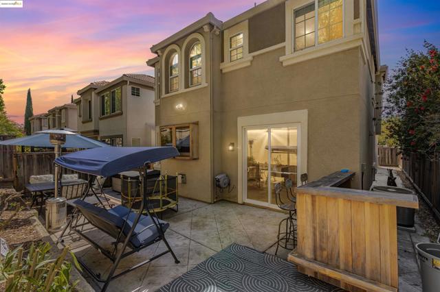 569 Primitivo Ct, Fairfield CA: https://media.crmls.org/mediaz/8215fad4-bfbc-49e5-b916-7e355b1ab88a.jpg