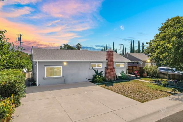 Image 0 of 23 For 2946 Christina Ave