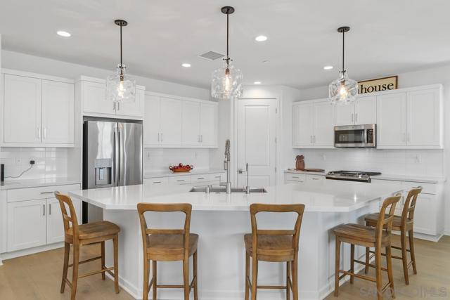 32082 Sedge Way, Temecula CA: https://media.crmls.org/mediaz/82170eac-bad3-4bdd-a07a-a4723a9af0d2.jpg
