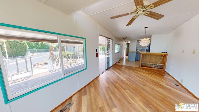 15 Mckinley Drive, Cathedral City CA: https://media.crmls.org/mediaz/82171b9f-06c0-408e-96aa-78f2849a1f82.jpg