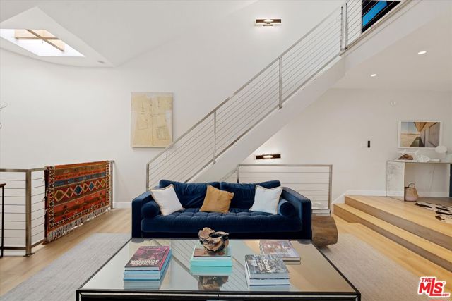 2108 Neilson Way, Santa Monica CA: https://media.crmls.org/mediaz/8217331f-46a8-48e6-b69d-27ba26cff127.jpg