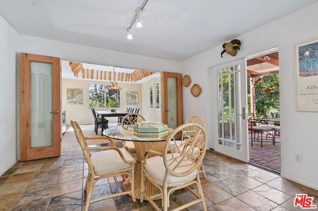 4734 Louise Avenue photo 25