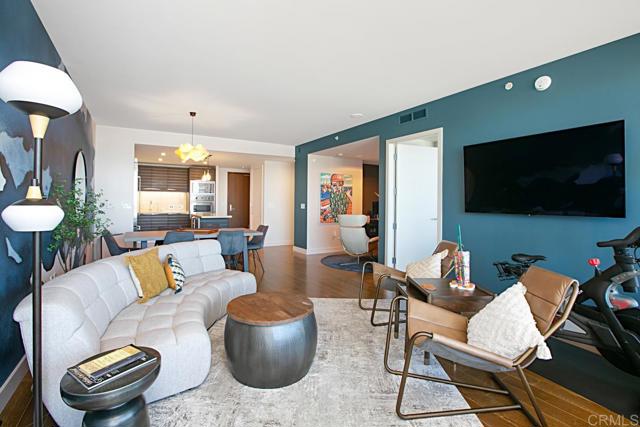 1325 Pacific Highway, San Diego CA: https://media.crmls.org/mediaz/8217c066-7b45-497f-b745-501b69d3a89d.jpg