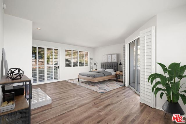 32215 Pacific Coast Highway, Malibu CA: https://media.crmls.org/mediaz/8217cd4d-a82c-408e-b5b9-7b4a8f9de542.jpg