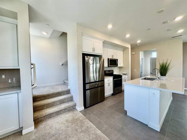 10423 Newbliss Way, San Diego CA: https://media.crmls.org/mediaz/8217fa33-d129-4ec6-808f-21709da150cb.jpg