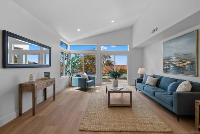 4979 Poseidon Way, Oceanside CA: https://media.crmls.org/mediaz/82182cec-d381-4f6f-8483-627381804684.jpg