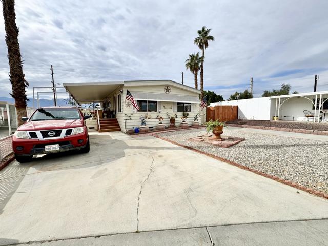 32075 Westchester Drive, Thousand Palms CA: https://media.crmls.org/mediaz/82187796-7a8d-4e78-b4b2-64233936cd42.jpg