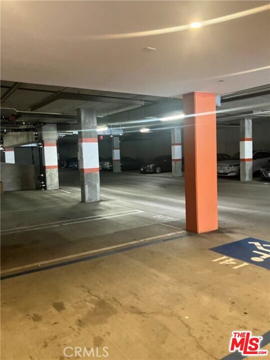 https://media.crmls.org/mediaz/82187b4f-ea8a-469e-84ad-31e4b7aaa4bf.jpg?preset=X-Large