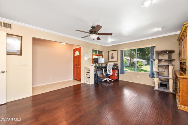 1122 Canterford Circle, Westlake Village CA: https://media.crmls.org/mediaz/8218b3df-772c-4474-95ee-ee40b55b2ed4.jpg