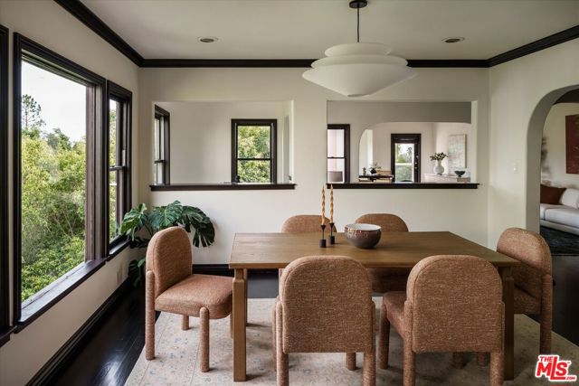 4189 Holly Knoll Drive, Los Angeles CA: https://media.crmls.org/mediaz/821976b3-2d97-4dad-b6d4-273e3c14d740.jpg