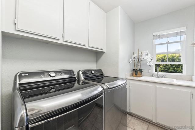 11225 Corte Isabelino, San Diego CA: https://media.crmls.org/mediaz/821a0653-69a7-4879-abe8-4e729625cdfe.jpg